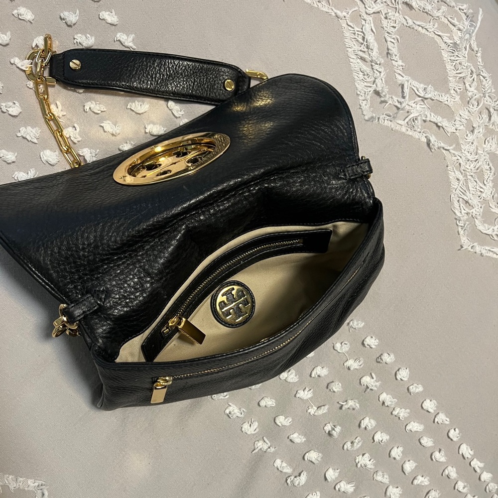 Tory Burch cross body removable chain clutch. Great condition. - Picture 4 of 5